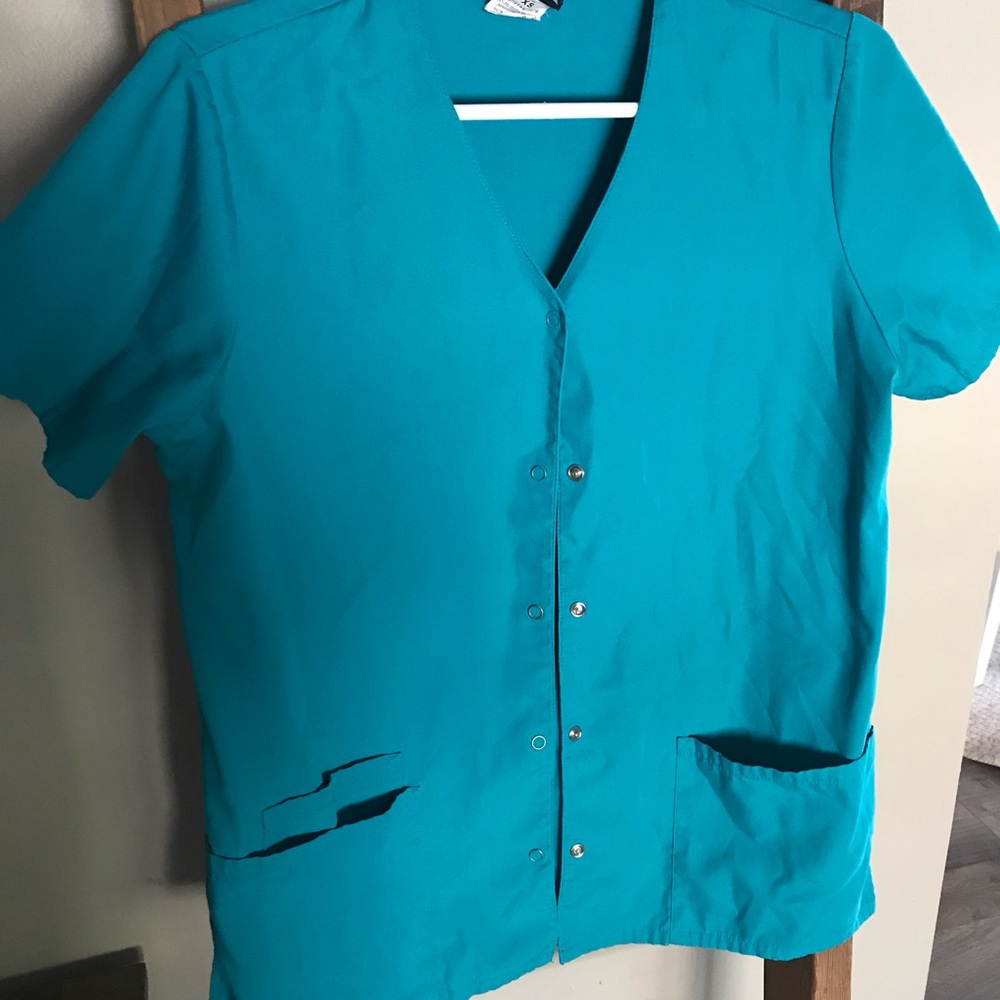 💜4/$10 3/$8 Aqua green scrub top